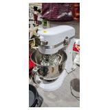 STAND MIXER