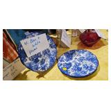 BLUE AND WHITE PLATE DECOR