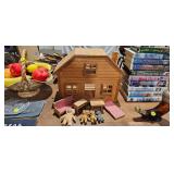 DOLL HOUSE