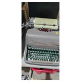 VINTAGE TYPEWRITER