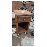 END TABLE / NIGHTSTAND