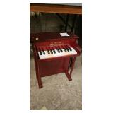 CHILDS PIANO TOY