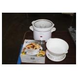 SLOW COOKER AND KITCHEN SCALE