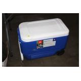 IGLOO ROLLING COOLER