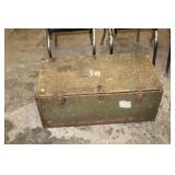 VINTAGE MILITARY FOOT LOCKER