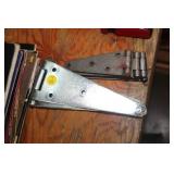 LOT OF HINGES