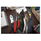 LOT OF PLIERS