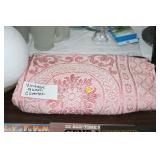 VINTAGE QUEEN COVERLET
