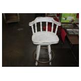VINTAGE SWIVEL STOOL