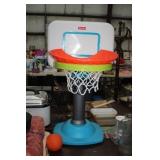 FISHER PRICE KIDS BASKETBALL GOAL