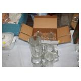 LOT OF GLASSWARE