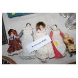 5 VINTAGE DOLLS