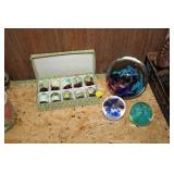 LOT OF PAPER WEIGHTS,DECORATIVE EGGS