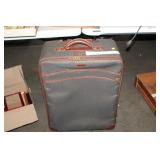 HARTMAN ROLLING LUGGAGE SUITCASE