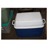 RUBBERMAID COOLER