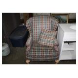 CUSHIONED CHAIR