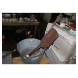 METAL BUCKET & 2 SCOOPS