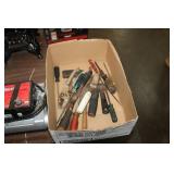 LOT OF SCREWDRIVER S &n CHISELS