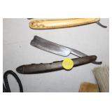 ANTIQUE STRAIGHT RAZOR