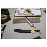 ANTIQUE STRAIGHT RAZOR  WITH BOX