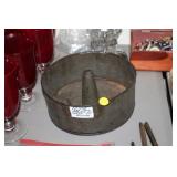 ANTIQUE 1882 CAKE PAN