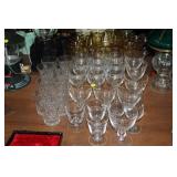 LOT OF GLASSWARE