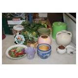 LOT OF VARIOUS PLANTERS & COLLECTOR PLATES