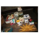 VARIOUS DECOR,VINTAGE TINS,ETC