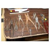LOT OF PLIERS