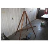WOODEN EASEL