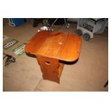 TABLE WITH FOLD DOWN LEAVES