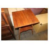 ANTIQUE OAK SQAURE TABLE, 22X22X28