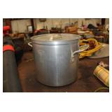 ALUMINUM STOCK POT WITH LID