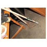 2 GARDEN TOOLS