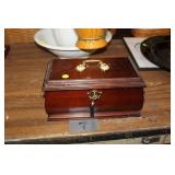 JEWELRY BOX WITH KEY