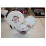 DECOR PLATES & TEAPOT