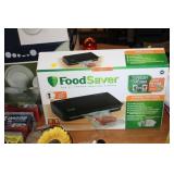 FOOD SAVER VACUUM SEALING SYSTEM IN BOX