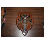 11 INCH BLADE DISPLAY WITH SKULL