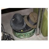 VINTAGE HAT BOX AND 2 GENTLEMENS HATS