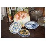VARIOUS DECORATIVE PLATES