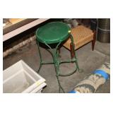 21 IN VINTAGE METAL STOOL