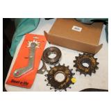 SPROCKETS & SHOOT -A-LITE