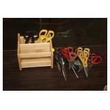 LOT OF SCISSORS & WOOD HOLDER