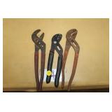3 ADJUSTABLE WRENCHES