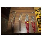 LOT OF ADJUSTABLE WRENCHES