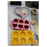 2 SILICONE MOLDS, CAKE MOLD