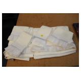LOT OF DECORATIVE TOWELS