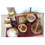LOT OF BASKETS & LAMP SHADES, RUG