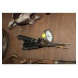 MEAT THERMOMETER & KNIVES