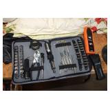 STUD FINDERS & SMALL TOOL SET